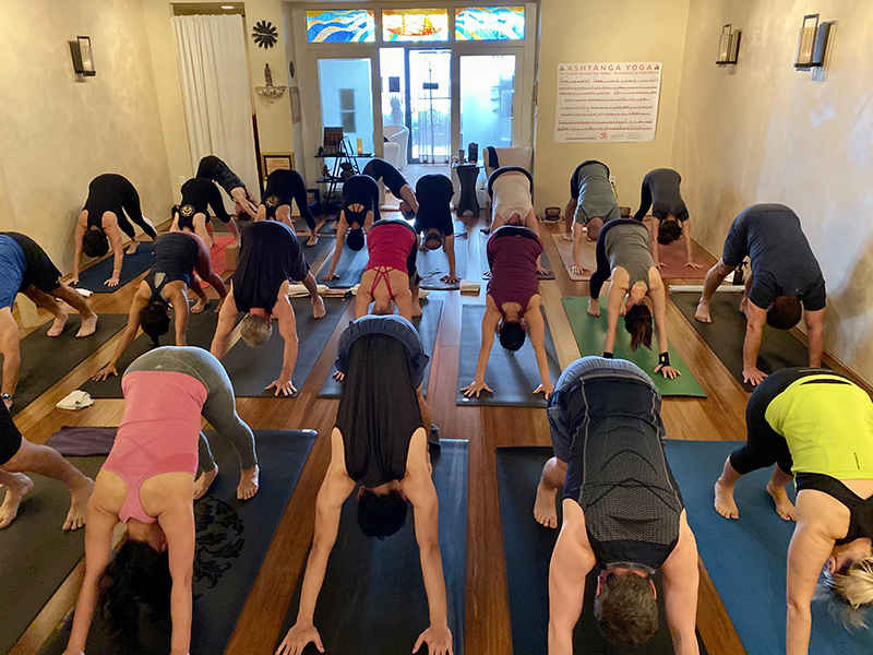 mysore-yoga-class